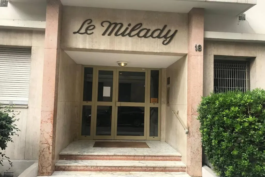 studio centre nice proche de mer Appartement